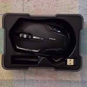 Blue Light Up Wireless Gaming Mouse Type RII